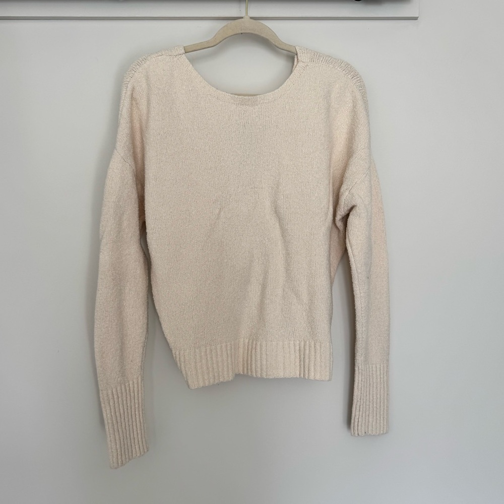 Express cream sweater size M